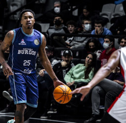 El San Pablo Burgos se mantiene líder en Turquía (75-82)