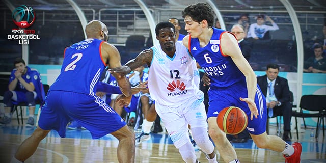 El Anadolu Efes, más líder del TBL turca