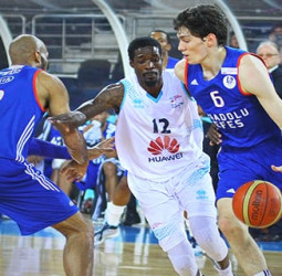 El Anadolu Efes, más líder del TBL turca