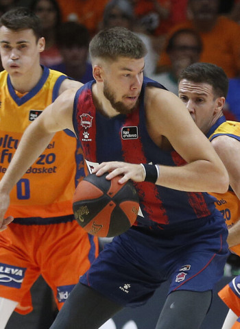 El Bitci Baskonia tira de corazón para conquistar La Fonteta (59-76)
