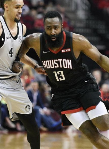 Harden se va hasta los 61 puntos para ganar a los Spurs, LeBron ya matemáticamente, no jugará este año los playoffs