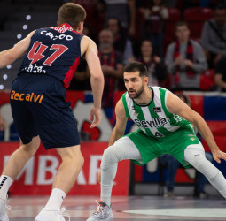 El Cazoo Baskonia reina en mitad de una lluvia de puntos (107-103)