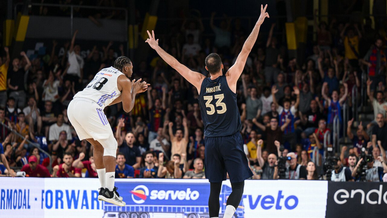 El Barça noquea al Madrid en un final de infarto (86-85) [2-0]