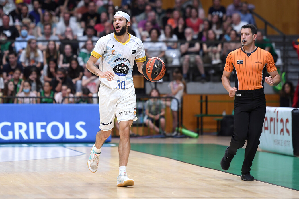 Canadá calidade en Monbus Obradoiro