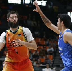 El Valencia Basket resiste al ímpetu fuenlabreño (92-87)