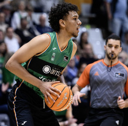 Los Philadelphia Sixers se fijan en Yannick Kraag