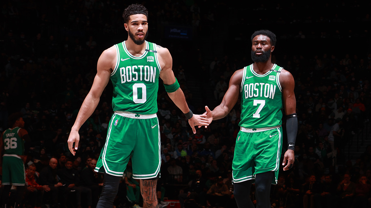 Jayson Tatum y Jaylen Brown, la temible pareja