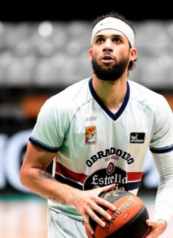 Kassius Robertson ya es jugador jamaicano