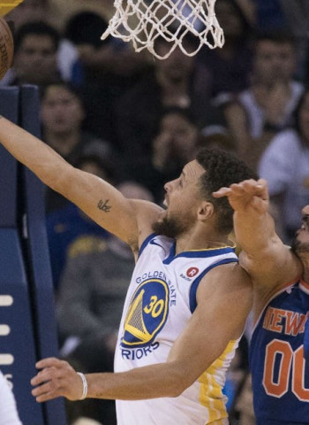 LeBron alcanza los 30,000 pero los Cavs alargan su crisis