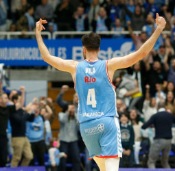 El mejor Eric Vila vuela en la gran remontada breoganista (81-79)