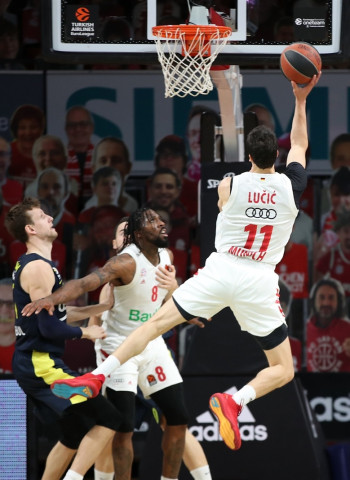 El Bayern recibe a Djordjevic y a dos ex jugadores del Fenerbahce