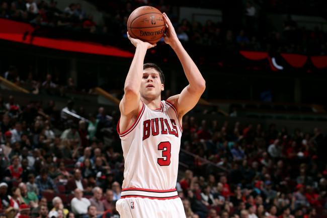 McDermott y Butler meten de nuevo en playoff a los Bulls