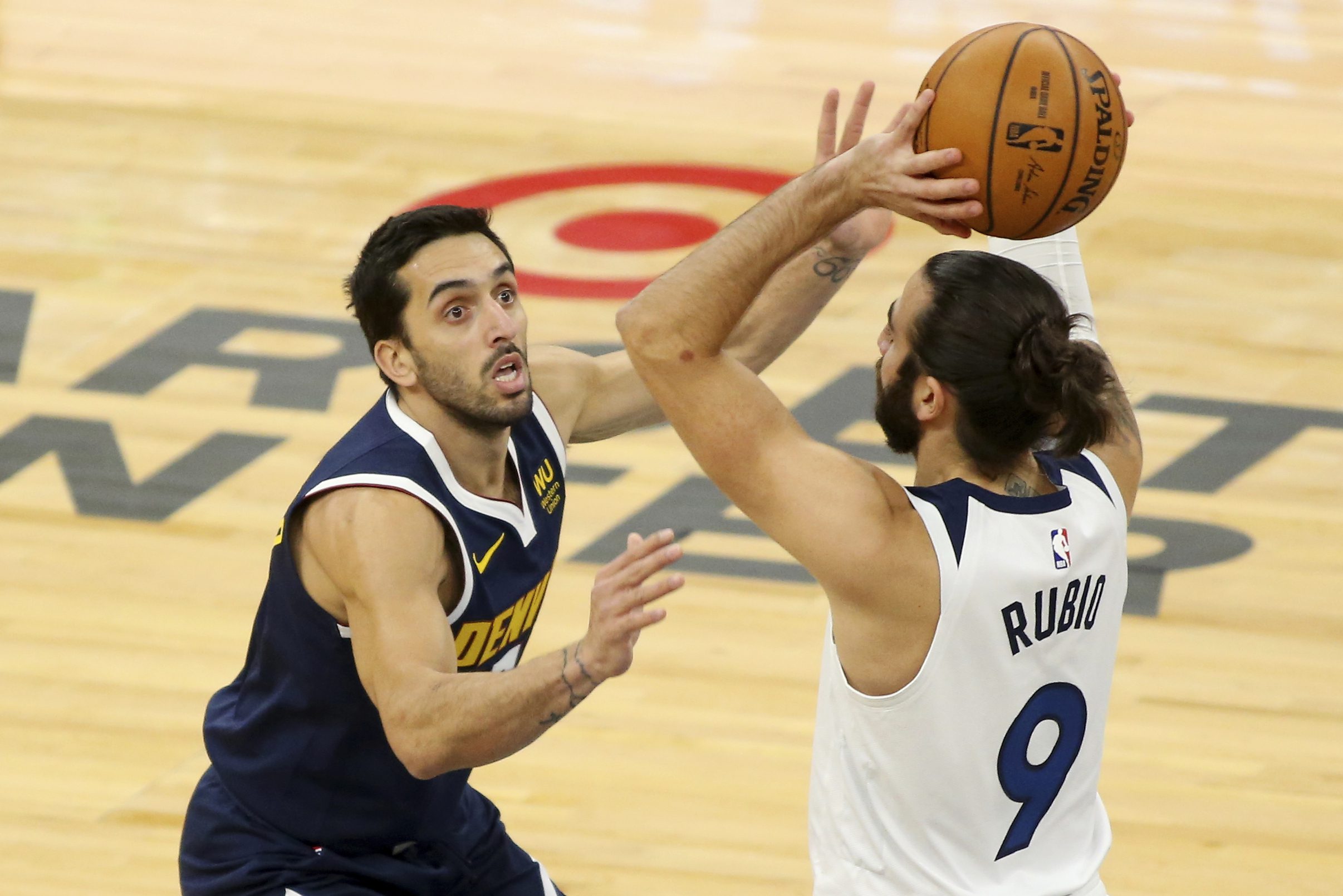 Primer "gran" partido de Campazzo en la NBA
