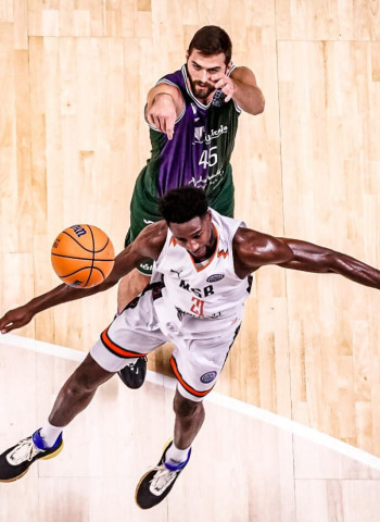 Sólido triunfo del Unicaja en el estreno de la BCL en casa (83-74)