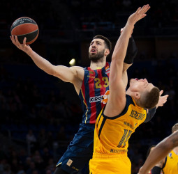 El Baskonia también recupera la sonrisa en la EuroLeague (83-79)