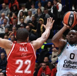 El Armani Milán se muestra muy superior ante el Valencia Basket, 83-52