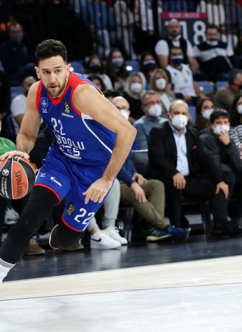 Los agentes de Micic buscan que los Thunder traspasen los derechos del serbio