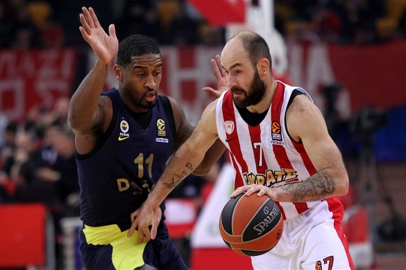 Olympiacos vuelve a la senda de la victoria a costa del Fenerbahce (95-70)