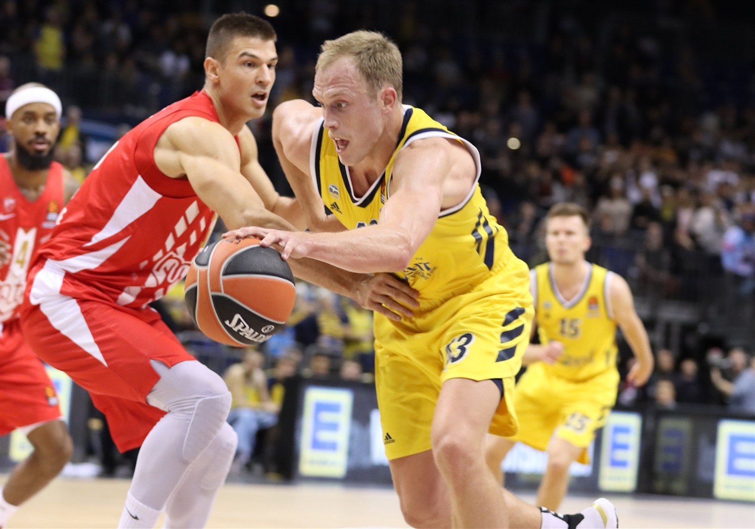 Nick Calathes y Luke Sikma, MVPs de la jornada 9 de la EuroLeague