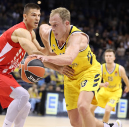 Nick Calathes y Luke Sikma, MVPs de la jornada 9 de la EuroLeague