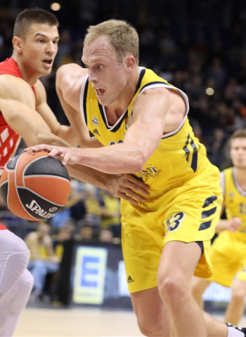 Nick Calathes y Luke Sikma, MVPs de la jornada 9 de la EuroLeague