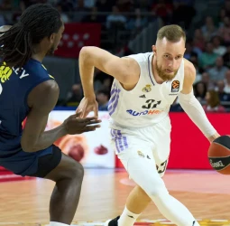 El Madrid se asegura el factor cancha en el playoff, 90-75