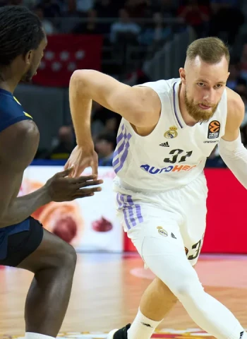 El Madrid se asegura el factor cancha en el playoff, 90-75