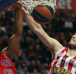 El Olympiacos no se pudo despedir con victoria (96-99)