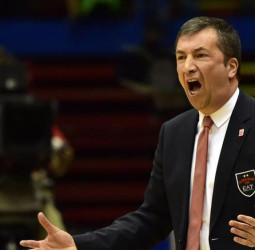 Luca Banchi, nuevo entrenador del Brose Baskets
