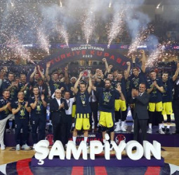 El Fenerbahce repite título de copa turca