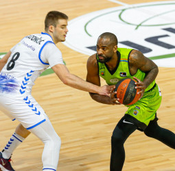 El Acunsa GBC deja escapar el partido ante el Urbas Fuenlabrada (78-74)