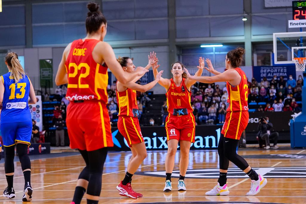 Almería lleva a España en volandas para la conquista de un ilusionante triunfo (107-52)