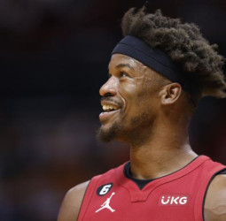 Los Heat se adelantan ante unos Bucks náufragos sin Antetokounmpo (121-99) [1-2]