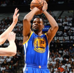 [3-0] Los Warriors dejan vista para sentencia la final del Oeste (108-120)