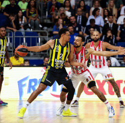 Fenerbahce demuestra su valía ante el Olympiacos, 82-71