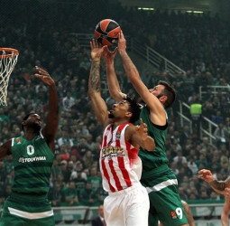 [2-1] Olympiacos remonta y se adelanta en la final helena (64-62)