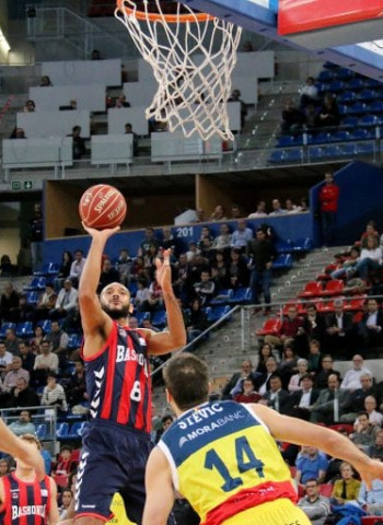 Victoria contundente del Baskonia basada en una gran segunda mitad (95-77)