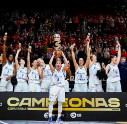 El Perfumerías Avenida, campeón de la Copa en una final apasionante (74-69)