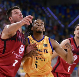 El San Pablo Burgos está atento a la situación de Stan Okoye