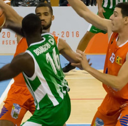Derrota bética contra Leyma Coruña en el Trofeo Teresa Herrera (76-69)