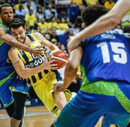 El Fenerbahce comienza la final turca arrasando (103-63)