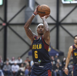 Isaiah Thomas fichará por los Charlotte Hornets