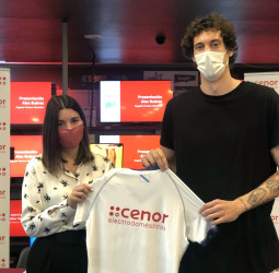 Álex Suárez: “Buscaba un proyecto en el que poder asentarme, trabajar y ganarme mis minutos. No tuve dudas en venir aquí”