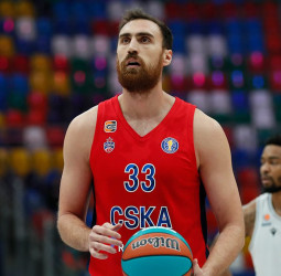 El Olympiacos quiere volver a contar con Nikola Milutinov