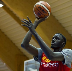 Ilimane Diop abandona la concentración de España