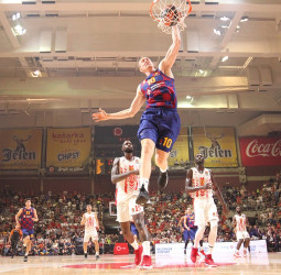 El Barcelona cuenta con Rolands Smits