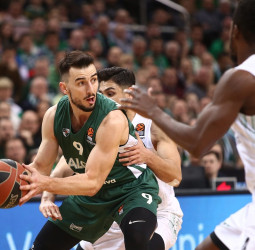 El Zalgiris gana al Darussafaka y se aferra a su sueño de estar en playoffs (94-67)