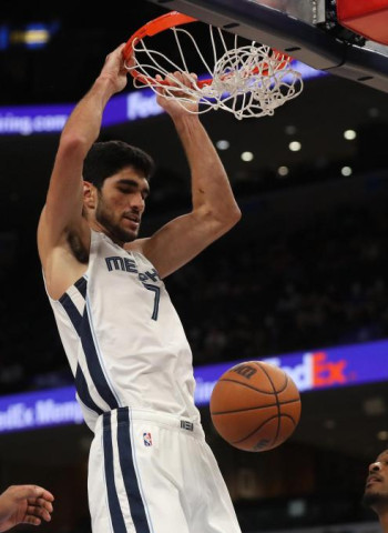 Los Memphis Grizzlies garantizan el contrato de Santi Aldama