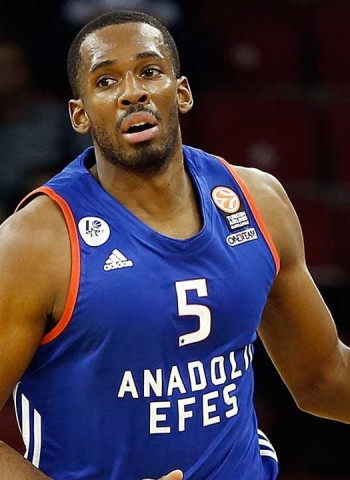 El Anadolu Efes anuncia la renovación de Derrick Brown