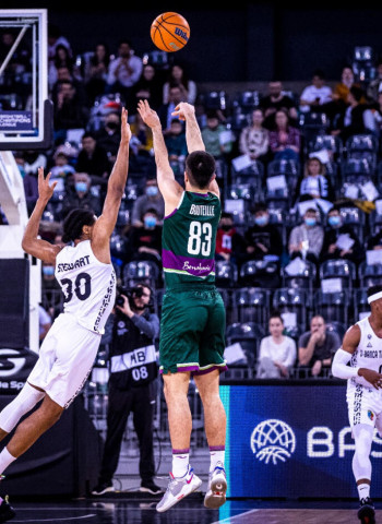 Victoria y liderato para el Unicaja en Cluj Napoca (70-86)